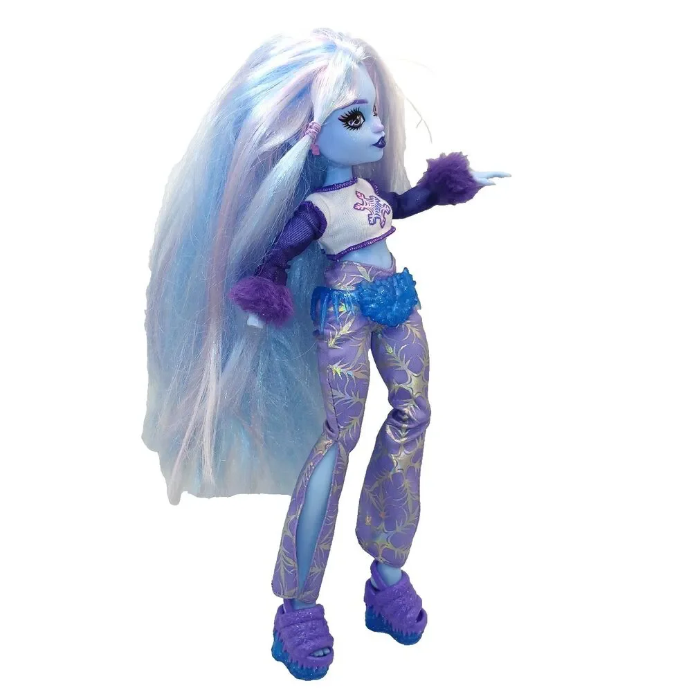 Monster High G3 Abbey Bominable Yeti Fashion Doll Dressed Missing Right Hand